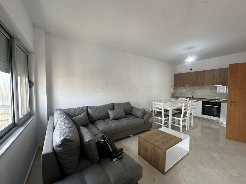 JEPET APARTAMENT ME QIRA 2+1+2TUALETE PRANE SPITALIT!!