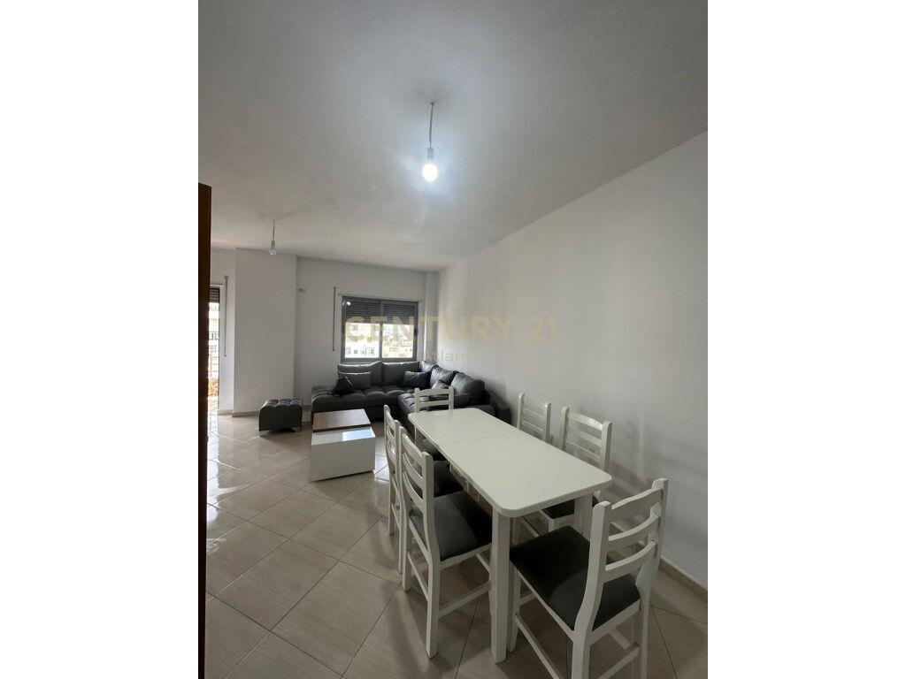 JEPET APARTAMENT ME QIRA 2+1+2TUALETE PRANE SPITALIT!!