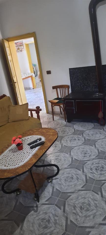 Shitet apartament ne rrushbull