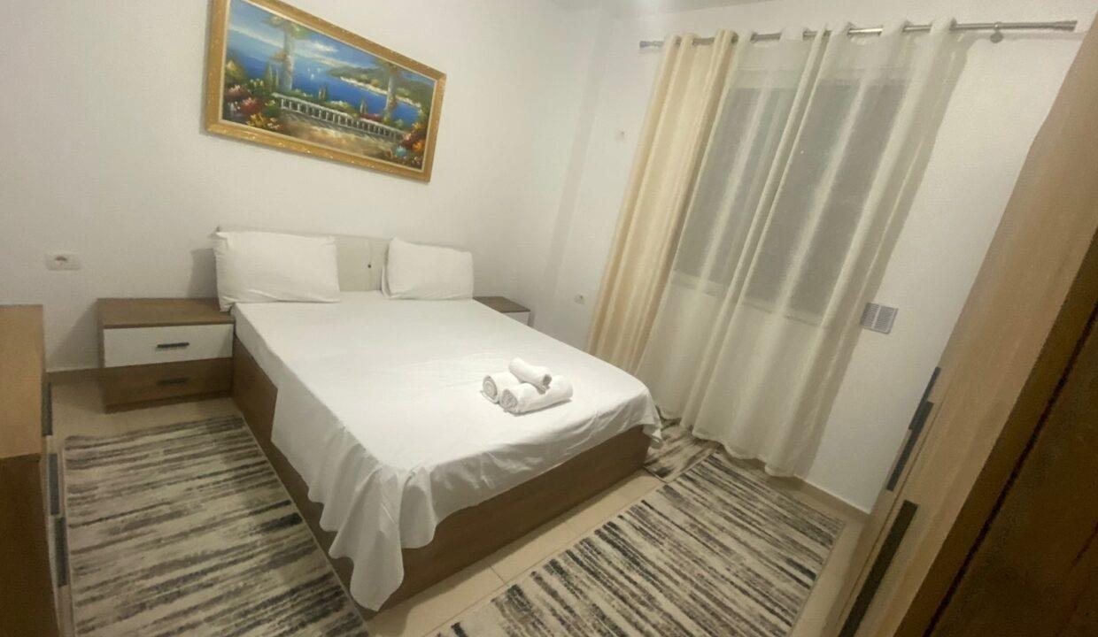 Jepet me Qira Apartament 1+1 te Rruga 5Maji.