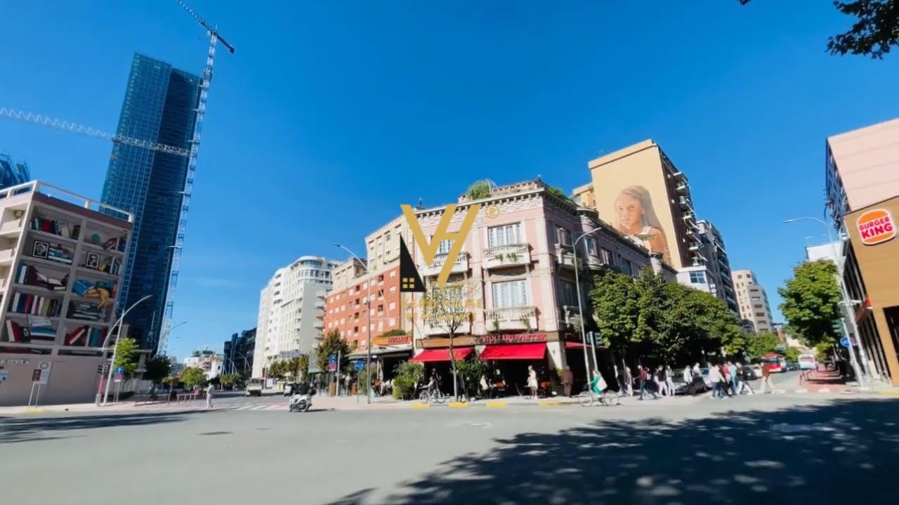 ZYRE 80 M2 ME QERA NE QENDER 1.000 EURO