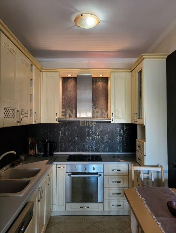 Qira Apartament 2+1+2 Blloku €800