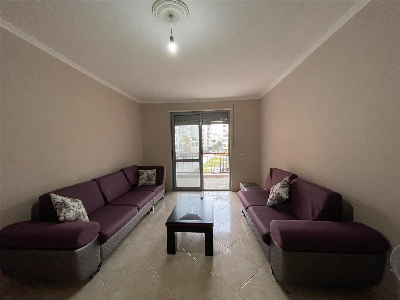 Jepet me qira 1+1 ne plazh