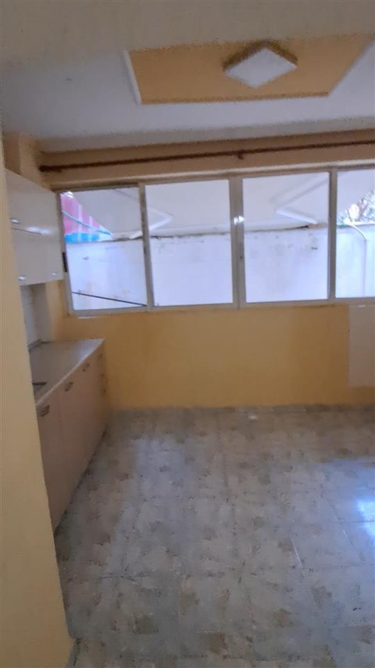 Jepet shtepi me qera 1+1