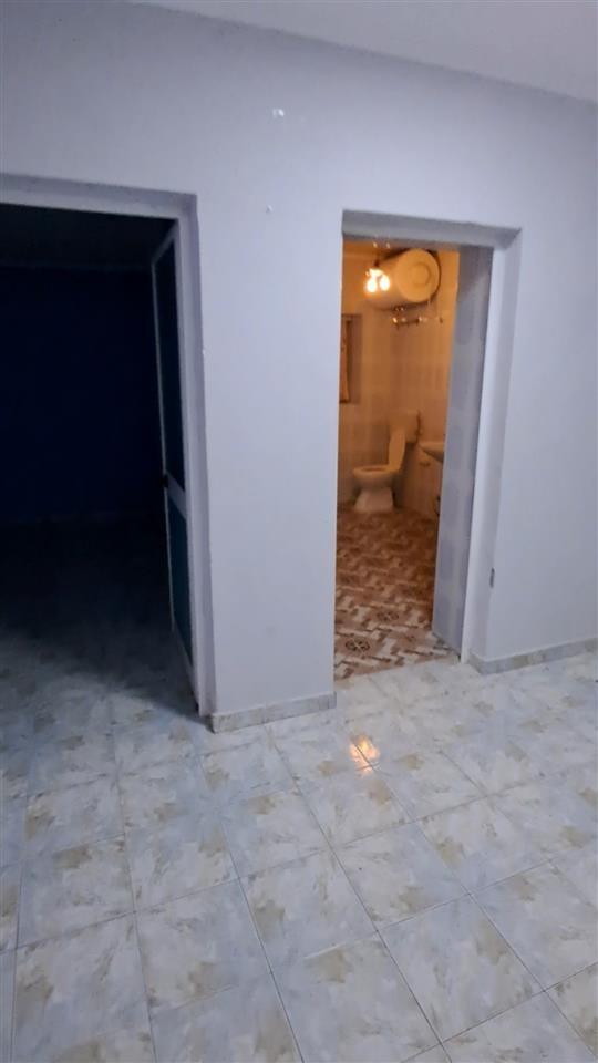 Jepet shtepi me qera 1+1