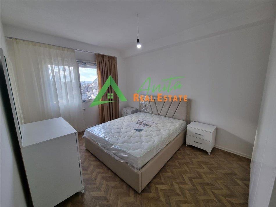 Ali Demi ofrojme per qira apartament 2+1+parkim