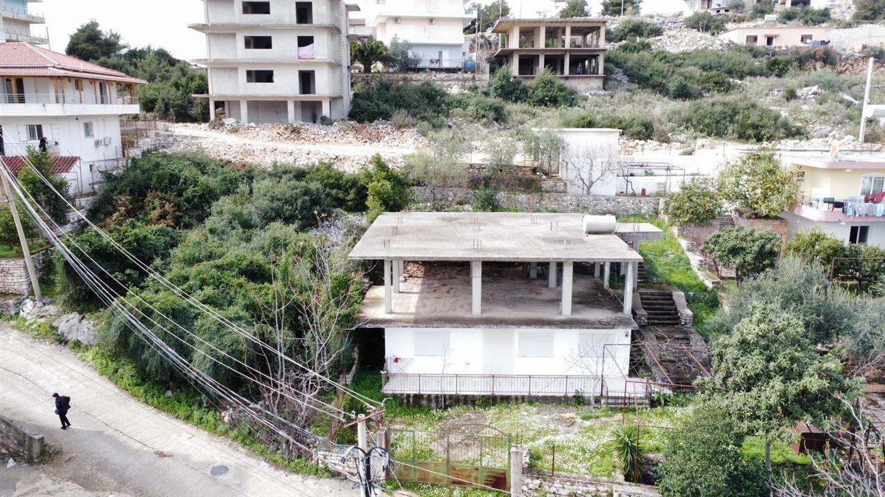 Shitet godine se bashku me toke ne Sarande