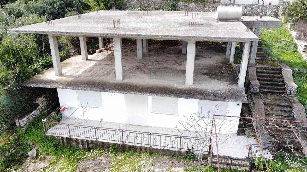 Shitet godine se bashku me toke ne Sarande