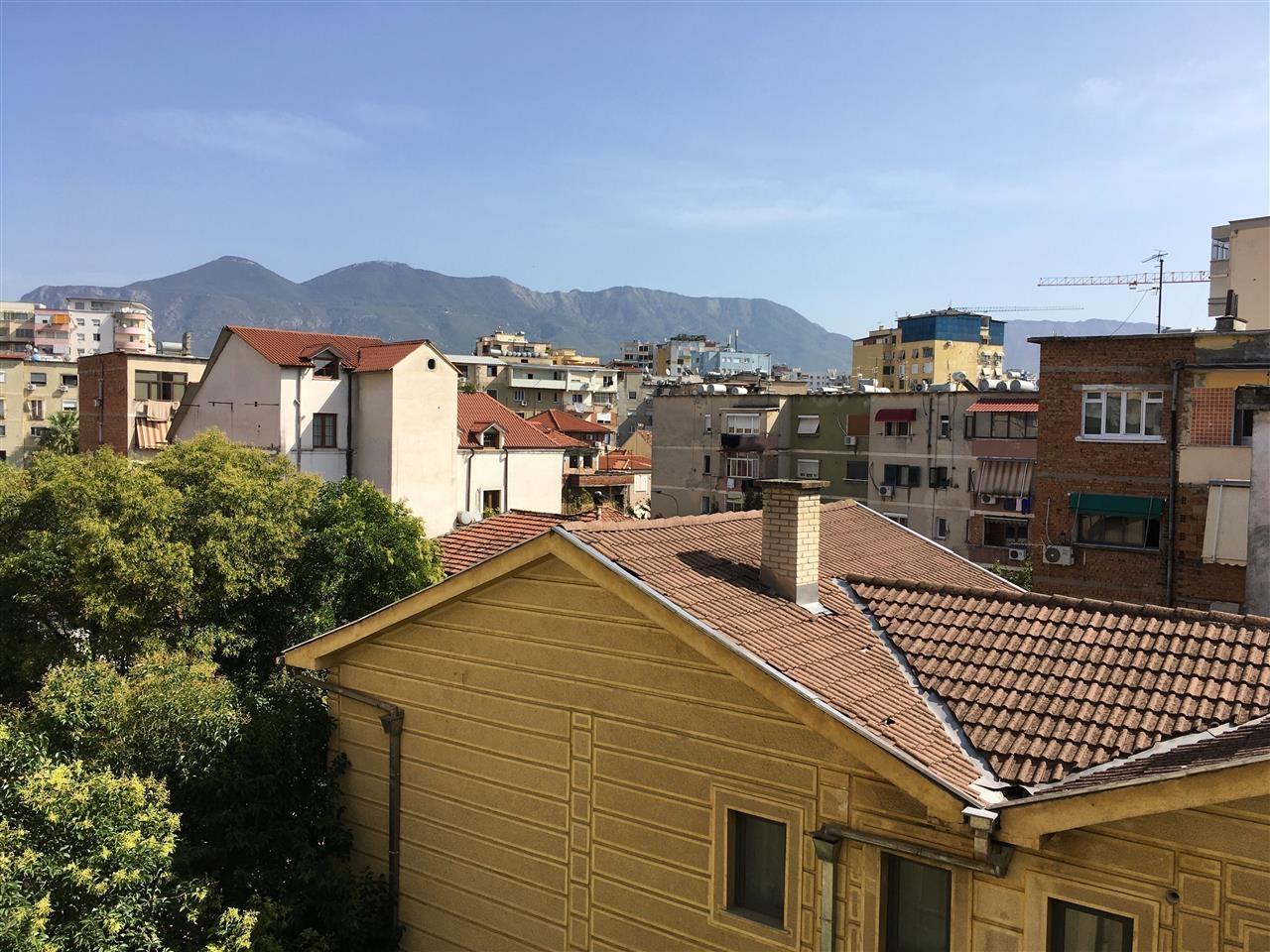 Apartament 2+1 me Qera, Rruga e Durresit