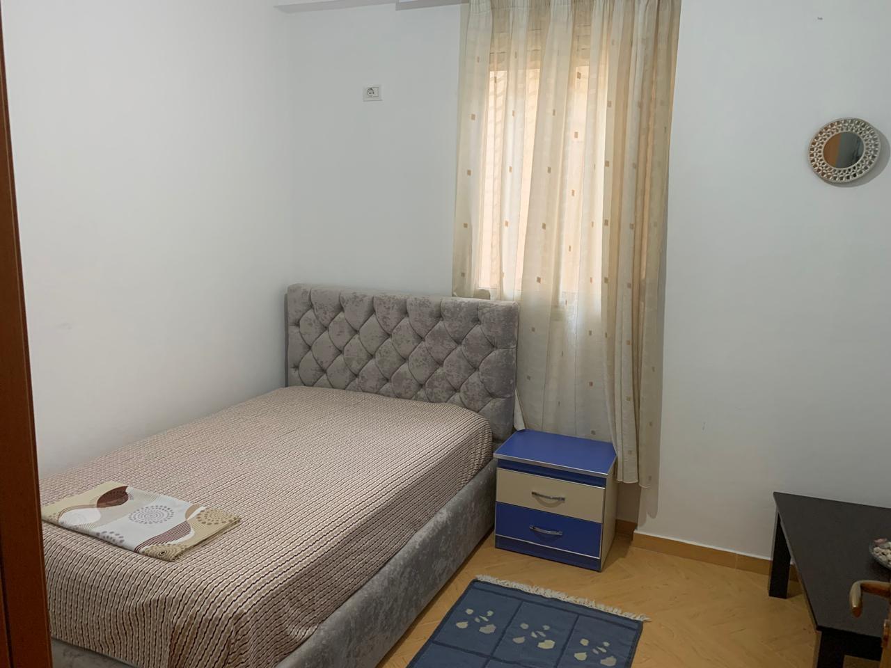 Apartament me Qera në Vlore 2+1+1, te Albano Romina
