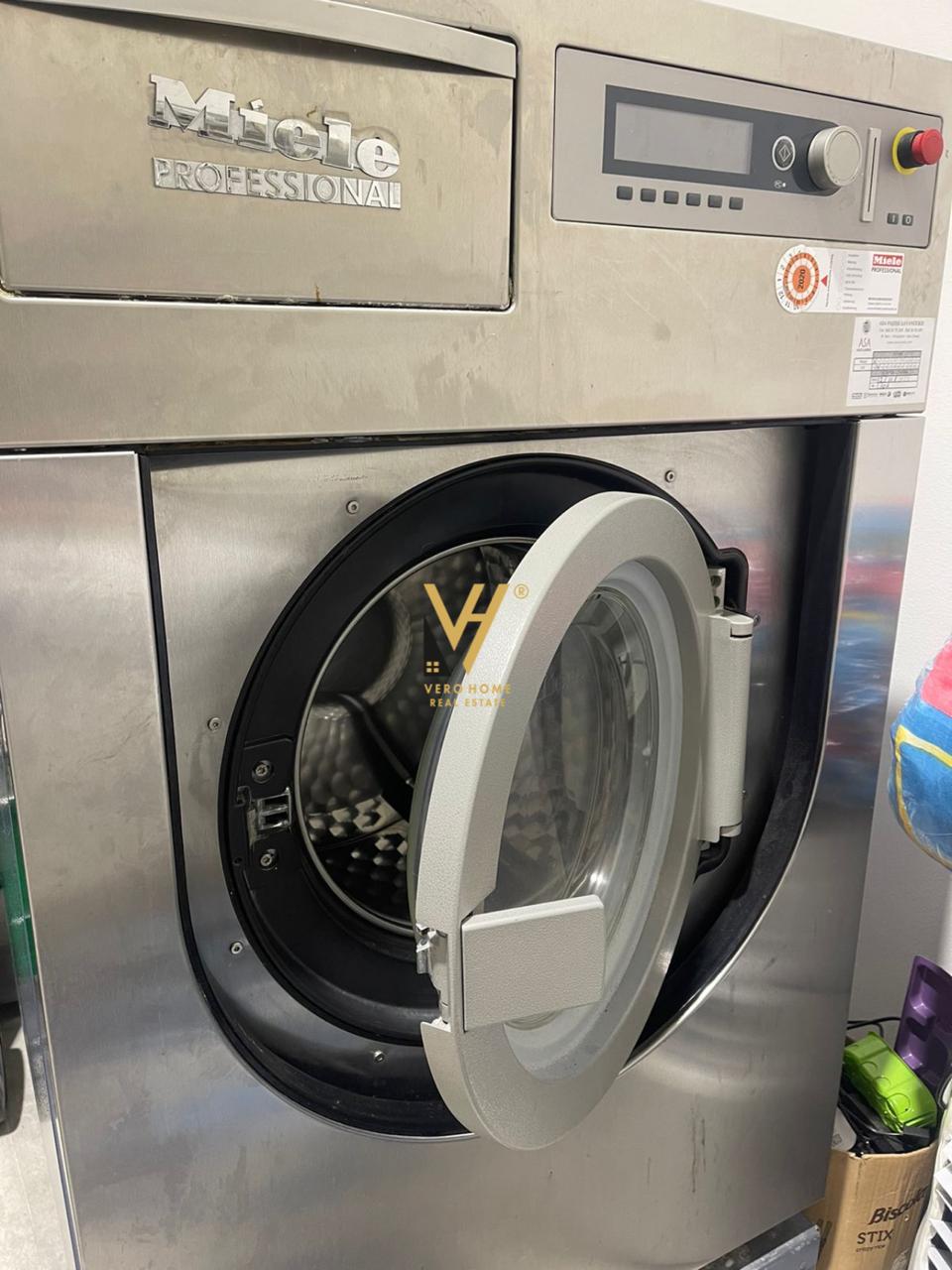 LAVANDERI TE RR.BARRIKADAVE 21.500 EURO