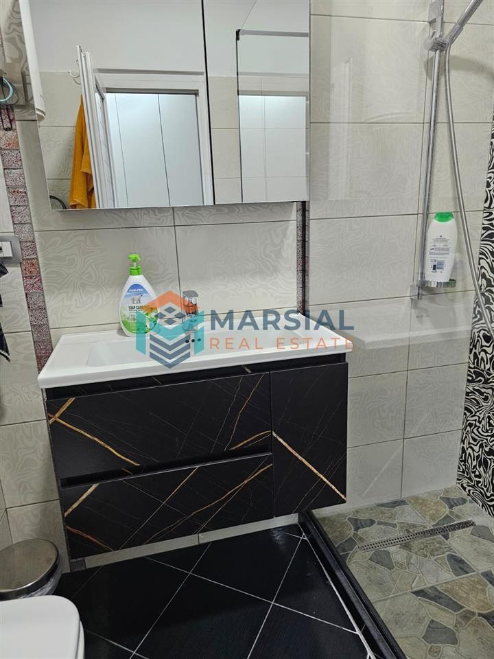 Jepet me qira Apartament 2+1+2, ish-Stacioni i Trenit, Tiran