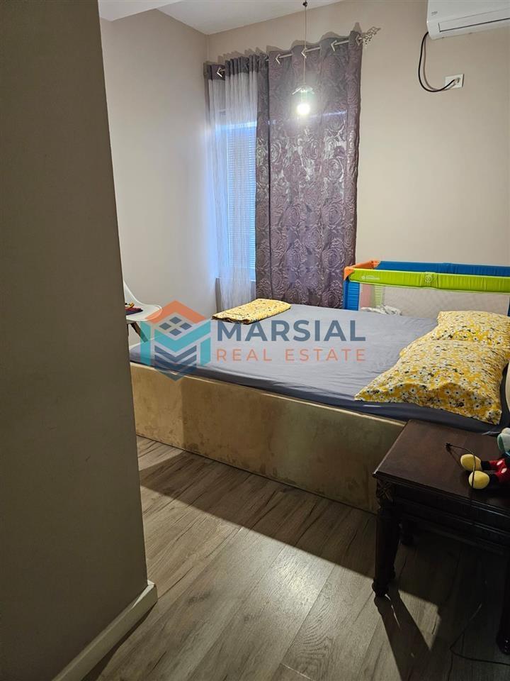 Jepet me qira Apartament 2+1+2, ish-Stacioni i Trenit, Tiran