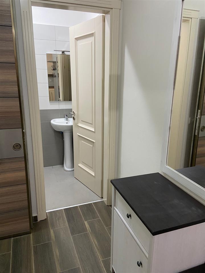 Apartement Qera 2+1+2-Rr.Bedri Karapici-LIROHET 1 MARS 2025