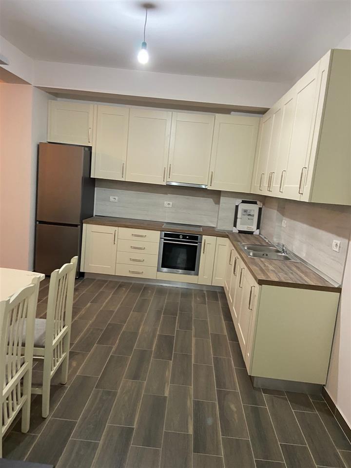 Apartement Qera 2+1+2-Rr.Bedri Karapici-LIROHET 1 MARS 2025