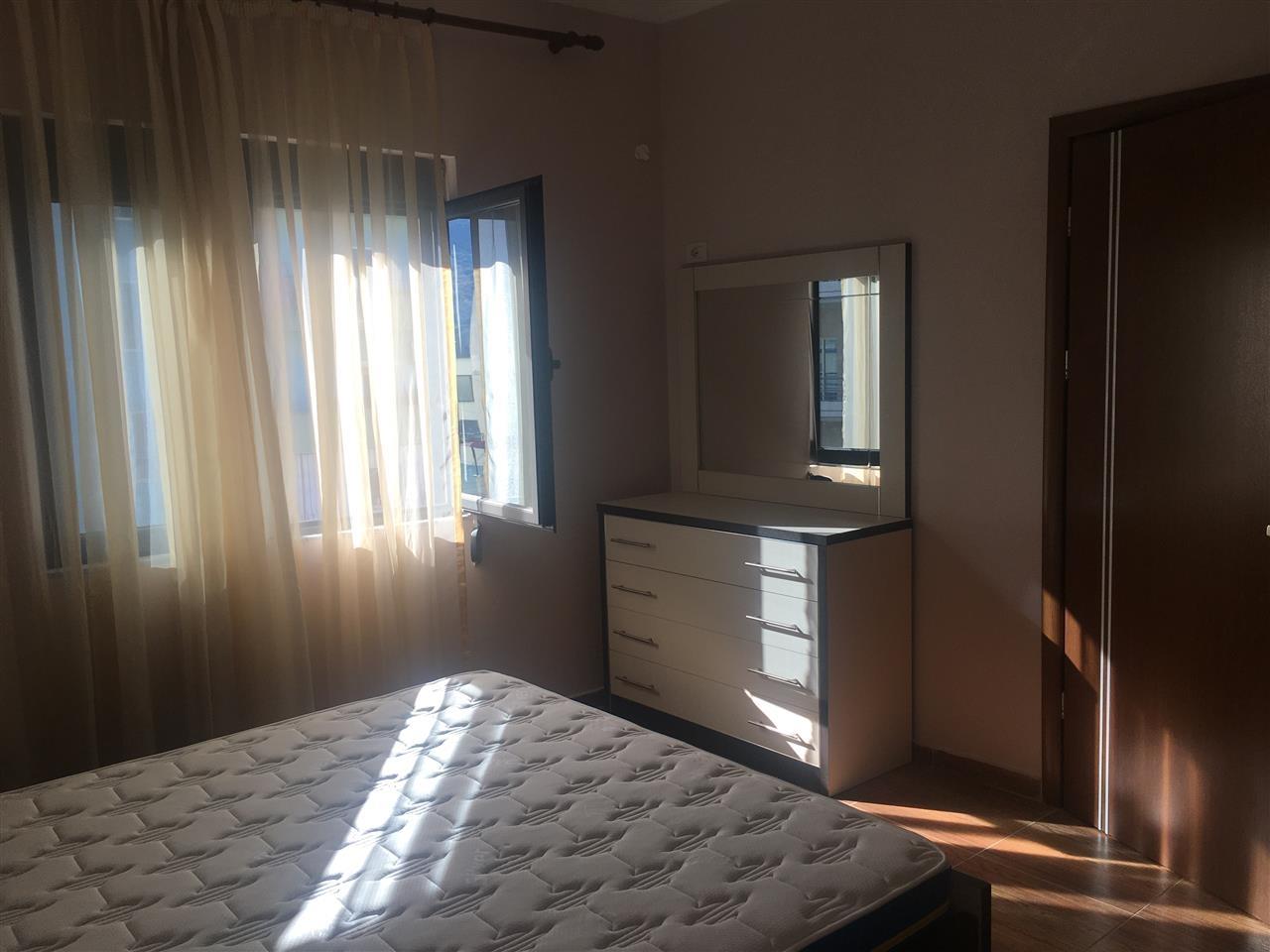 Okazion Shitet Apartamenti 1+1 ne Berat tek Shkolla 1 Maji