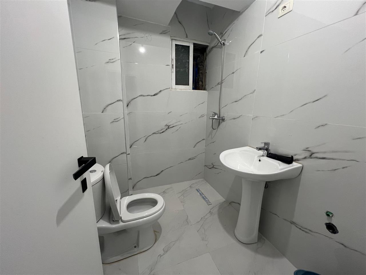 Shitet apartament 2+1