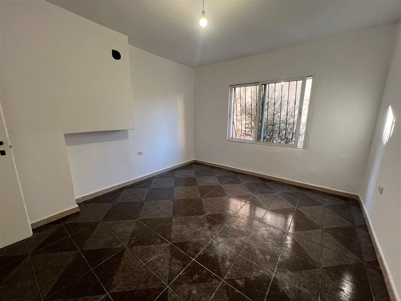 Shitet apartament 2+1