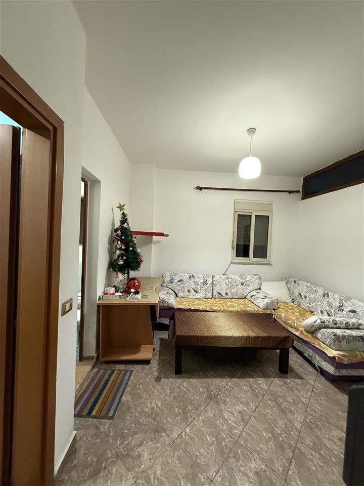 Jepet shpi me qera 1+1 e mobiluar don bosko