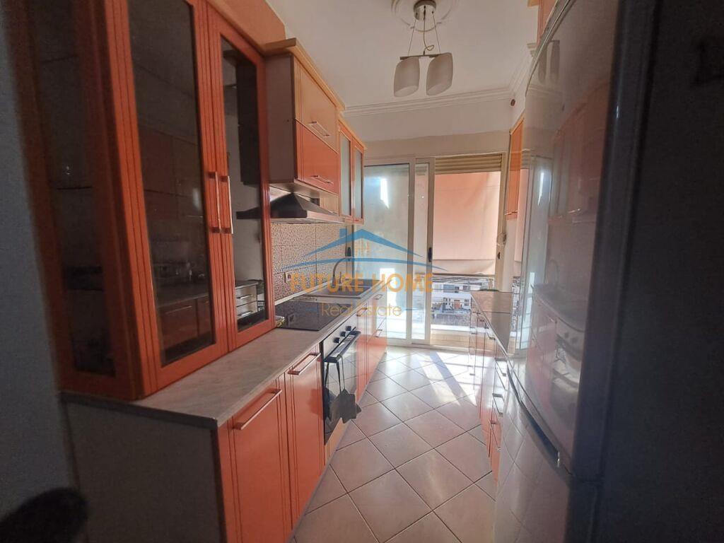 Qera, Apartament 3+1+2, Unaza e Re, Tirane.