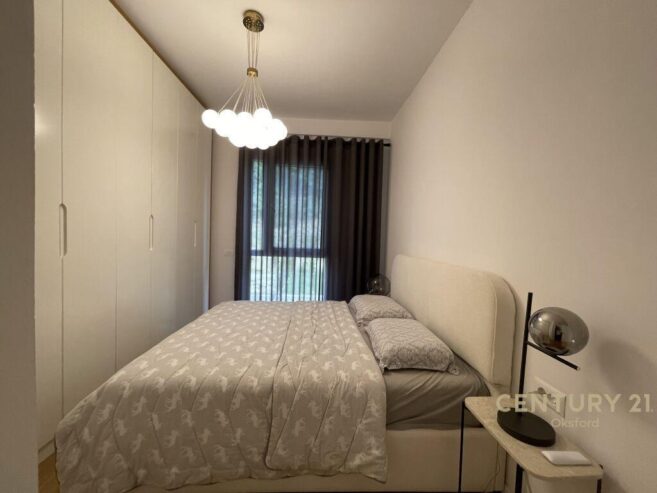 Shitet Apartment 2+1+2 Qendra Tregtare TEG 190,000 €