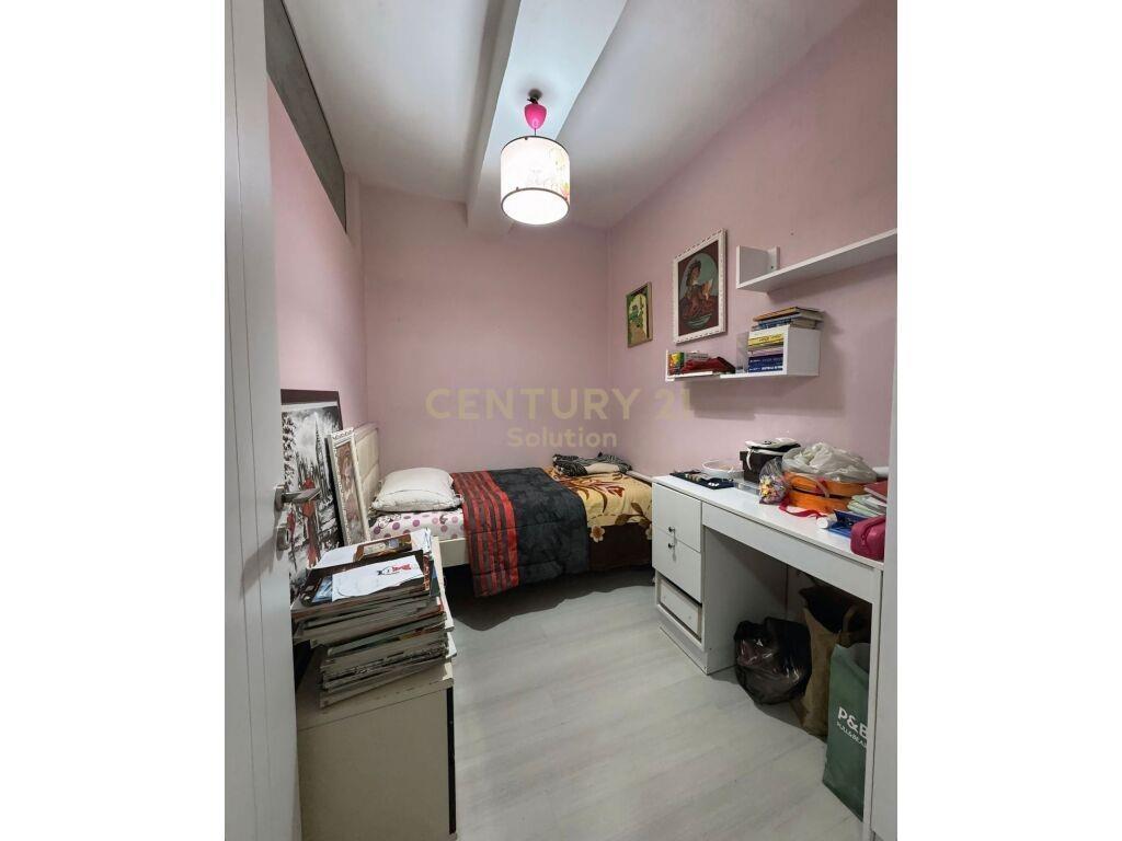 JEPET APARTAMENT 2+1 ME QERA ASTIR