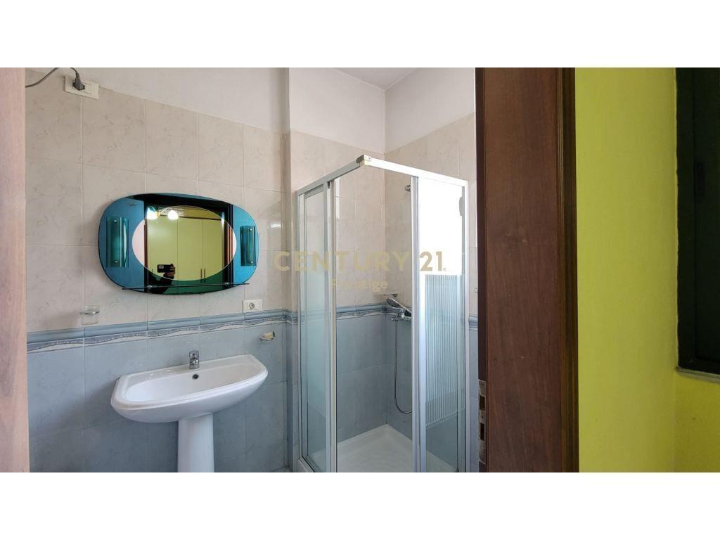 Qira Apartment 3+1+2 Rruga e Elbasanit 750 € /Muaj