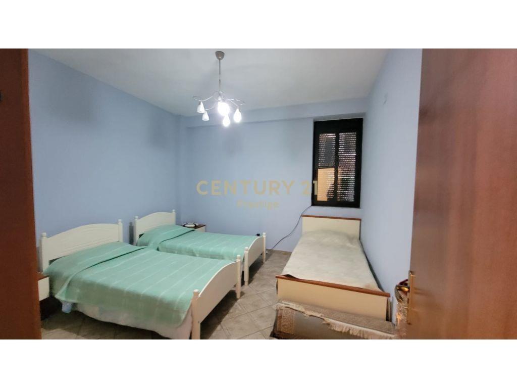 Qira Apartment 3+1+2 Rruga e Elbasanit 750 € /Muaj