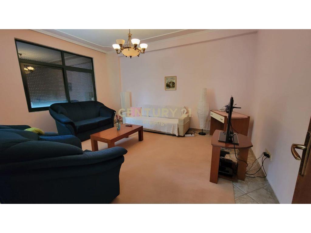 Qira Apartment 3+1+2 Rruga e Elbasanit 750 € /Muaj