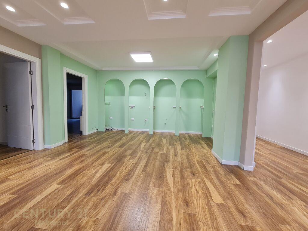 Qira Apartment 3+1+2 Stadiumi Qemal Stafa 1,500 € /Muaj