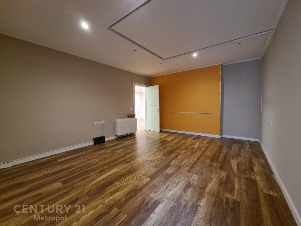 Qira Apartment 3+1+2 Stadiumi Qemal Stafa 1,500 € /Muaj