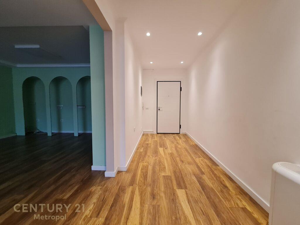 Qira Apartment 3+1+2 Stadiumi Qemal Stafa 1,500 € /Muaj