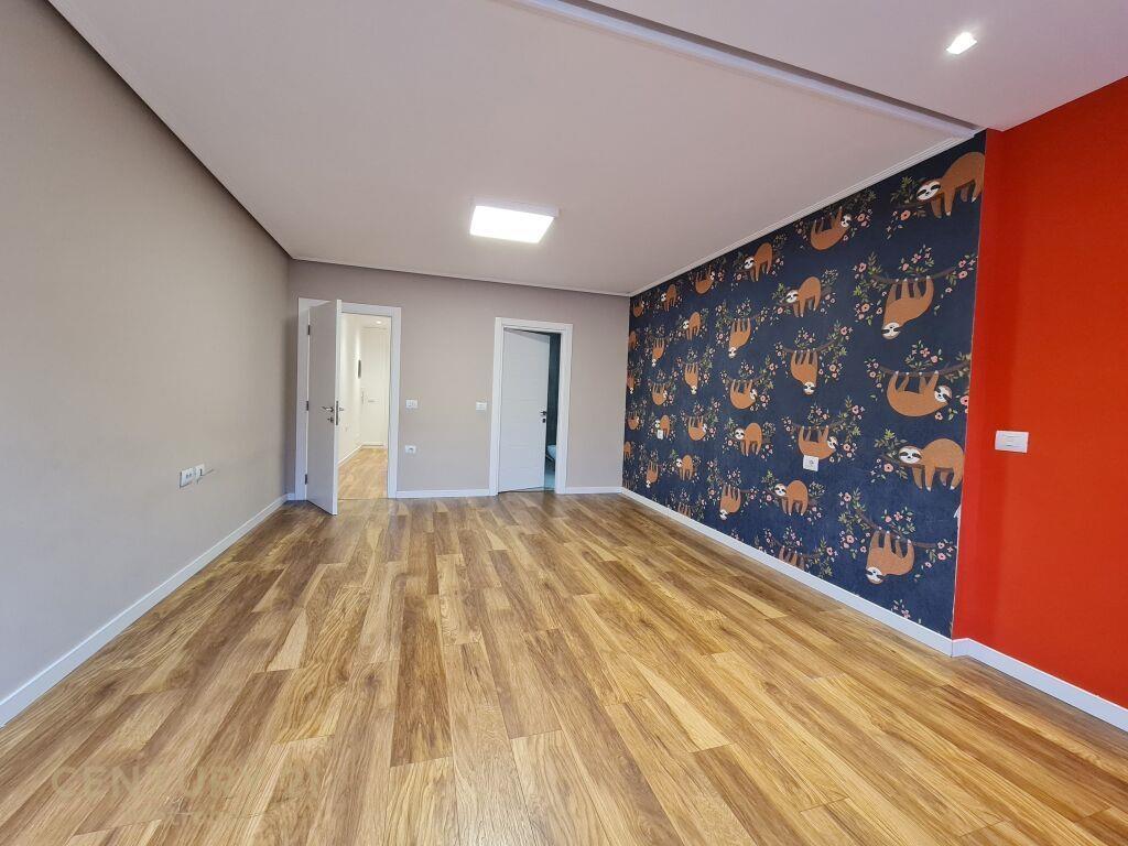 Qira Apartment 3+1+2 Stadiumi Qemal Stafa 1,500 € /Muaj