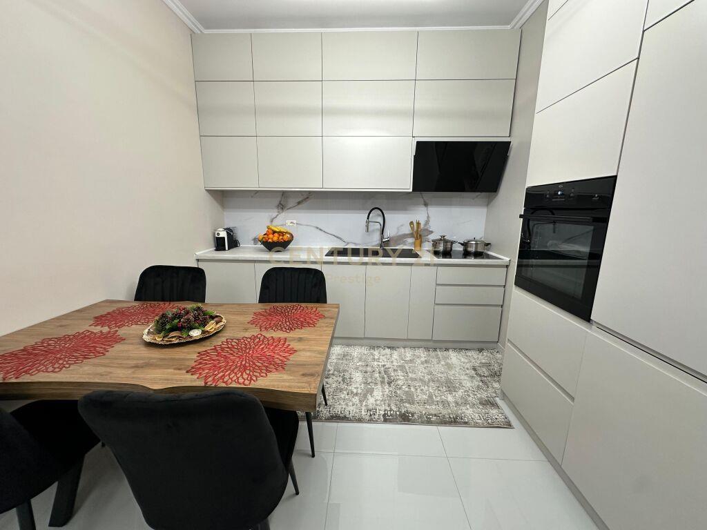 Qira Apartment 2+1+1 Astiri 600 € /Muaj