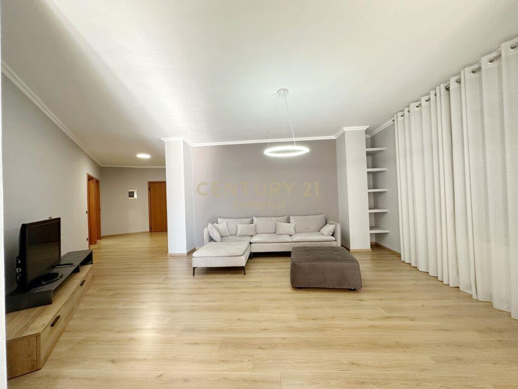 Qira Apartment 3+1+3 Liqeni i Tiranës 1,500 € /Muaj