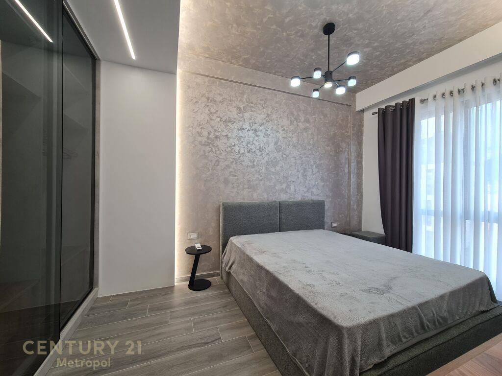 Qira Apartament 2+1+2+2 Parkime Shkolla e Kuqe €1500