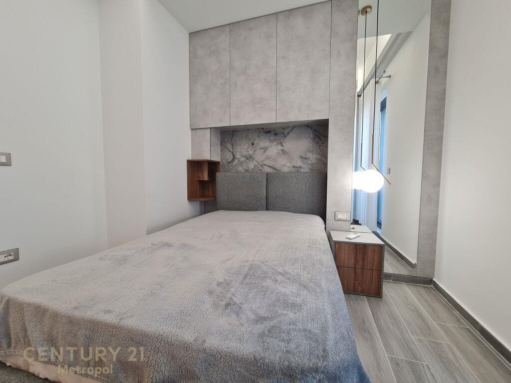 Qira Apartament 2+1+2+2 Parkime Shkolla e Kuqe €1500
