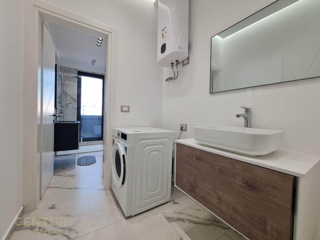 Qira Apartament 2+1+2+2 Parkime Shkolla e Kuqe €1500