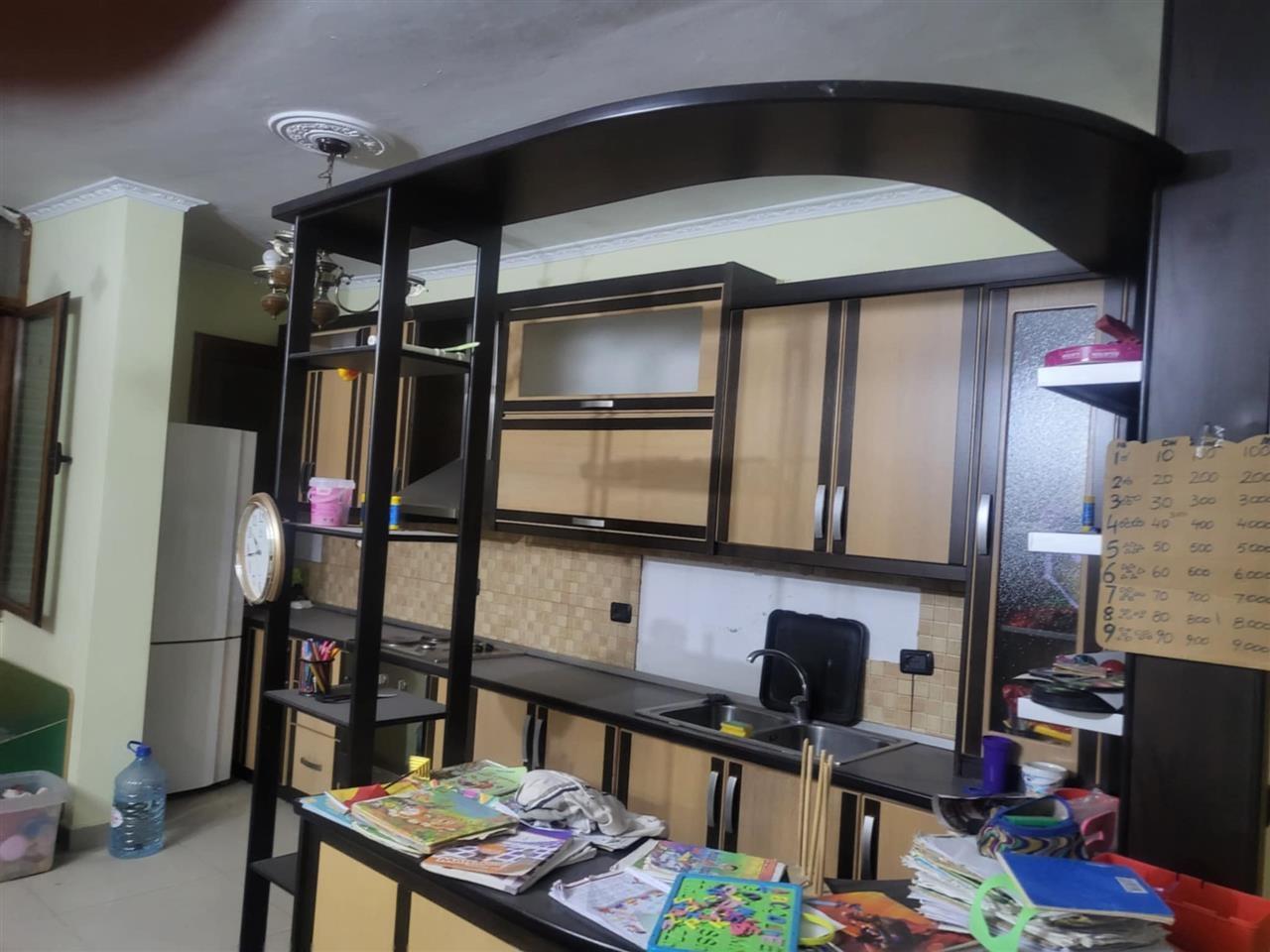 Jap apartament 3+1 te pa kompletuar ne zonen e Freskut.