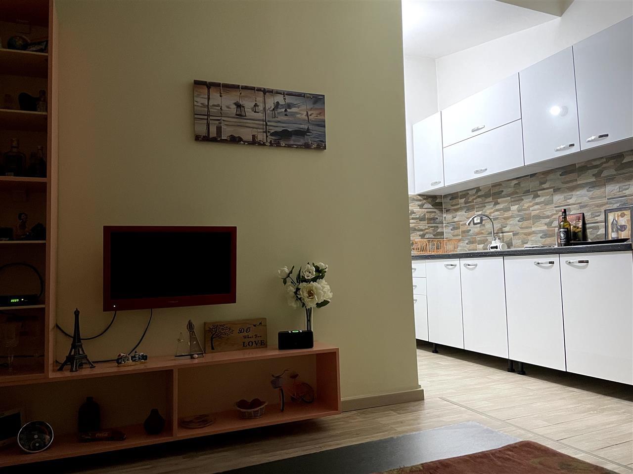 Pogradec, jepet me qera apartament 1+1+A+BLK / Ashensor