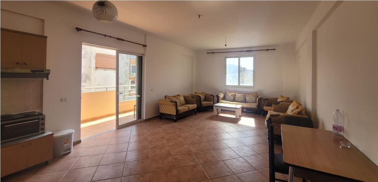 2 Apartamente 1 Jepet Me Qera 370E Tjetri Shitet 180,000E