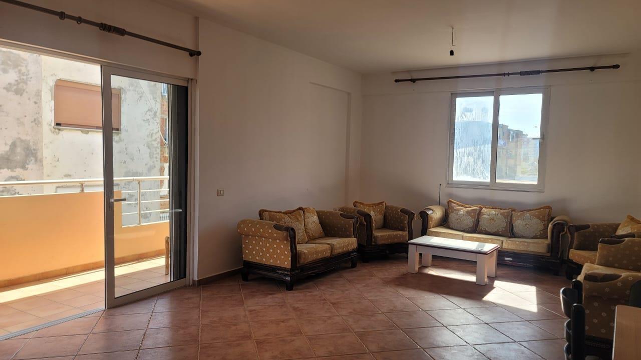 2 Apartamente 1 Jepet Me Qera 370E Tjetri Shitet 180,000E