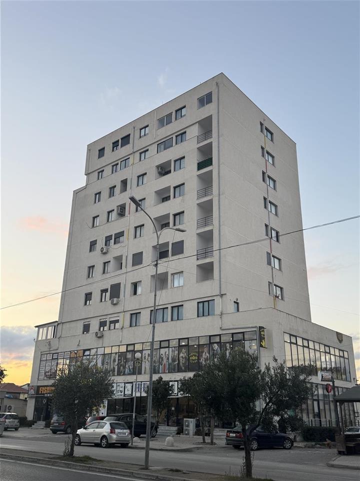 SHITET 1+1 SHKOZET..PALLAT I RI ME ASHENSOR te AKU..