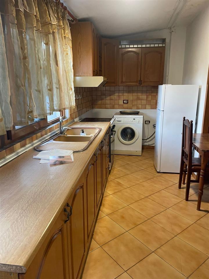 Jepet shtëpi me qera