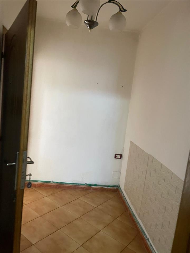 Jepet shtëpi me qera