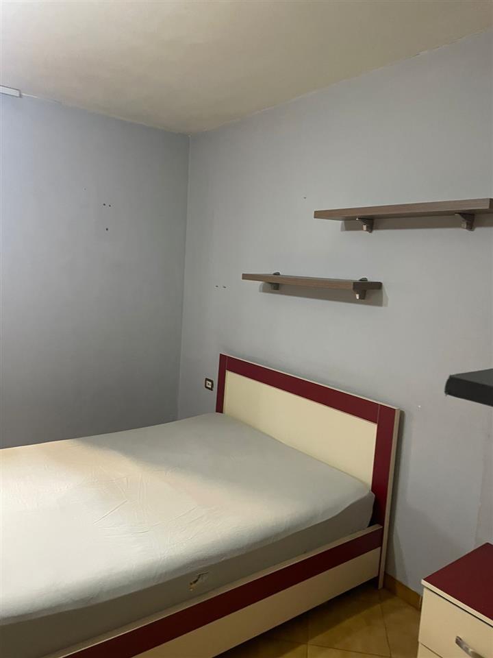 Jepet shtëpi me qera