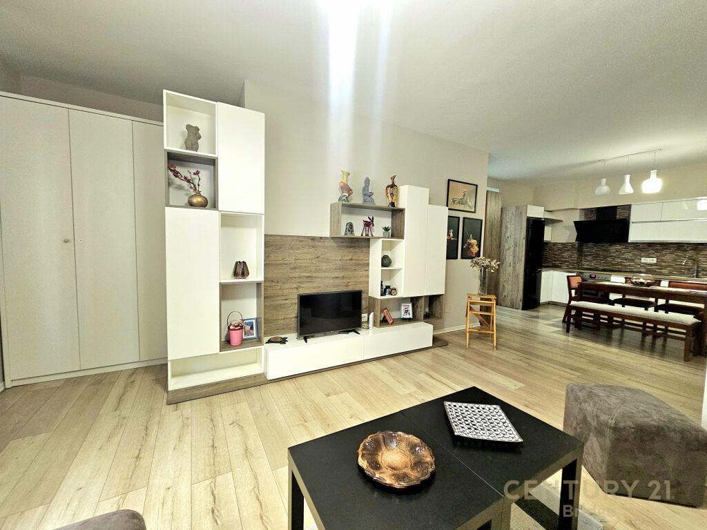 Qira Apartament 2+1+Garazh Rruga Eduard Mano € 700