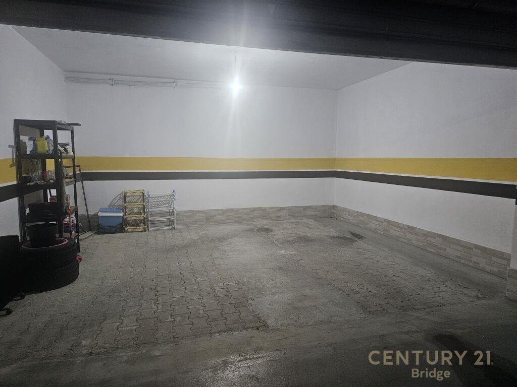 Qira Apartament 2+1+Garazh Rruga Eduard Mano € 700