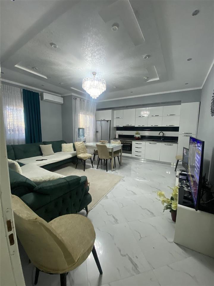 Kavaje,apartament 2+1,perballe shkolles profesionale.