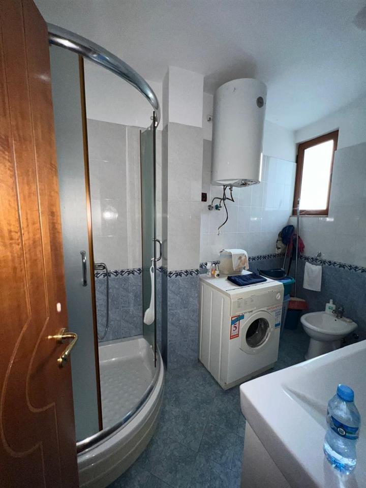 SHITET APARTAMENTI 2+1 NE PALLAT EGZISTUES
